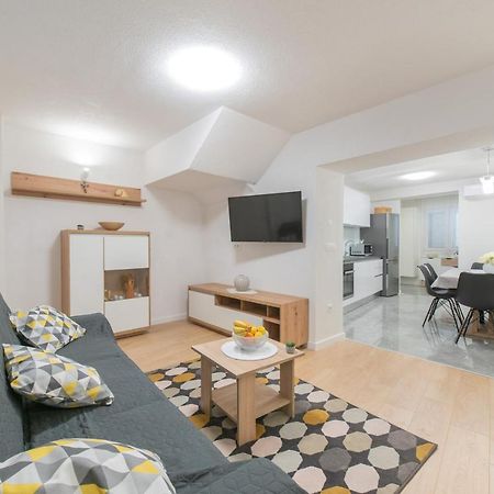 Apartmani Mara Kaštela Buitenkant foto