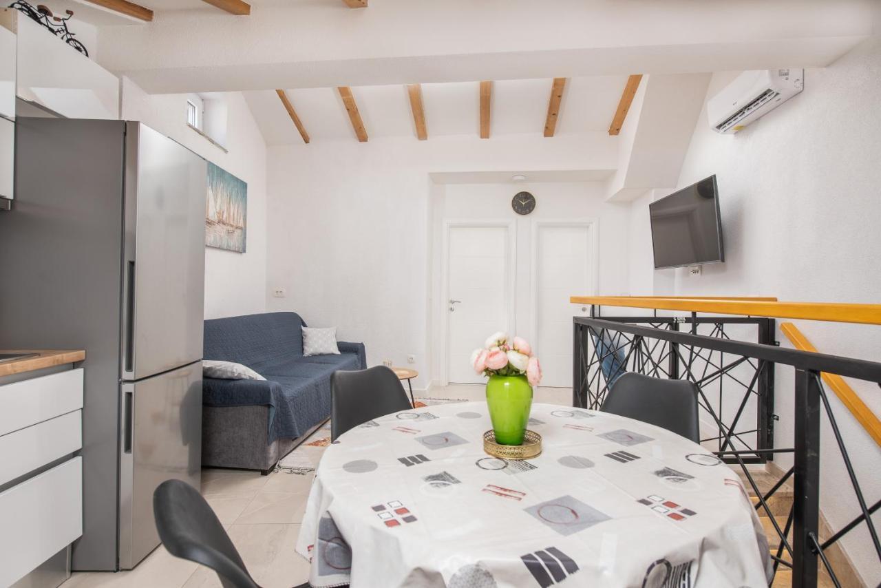 Apartmani Mara Kaštela Buitenkant foto