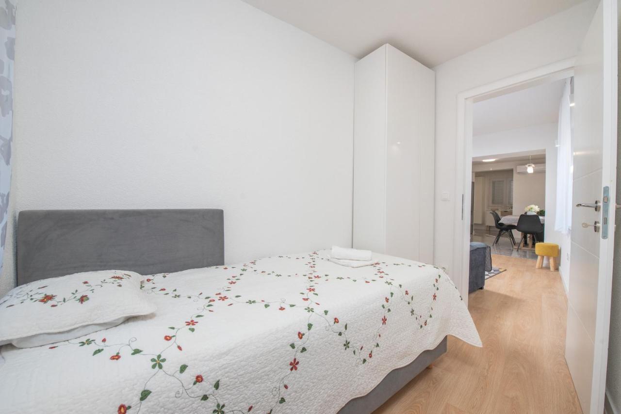 Apartmani Mara Kaštela Buitenkant foto