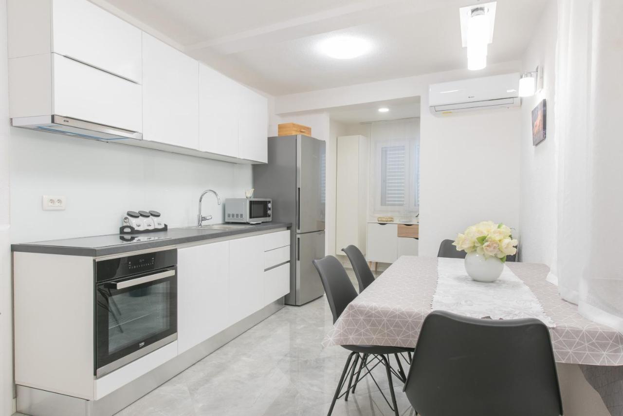 Apartmani Mara Kaštela Buitenkant foto